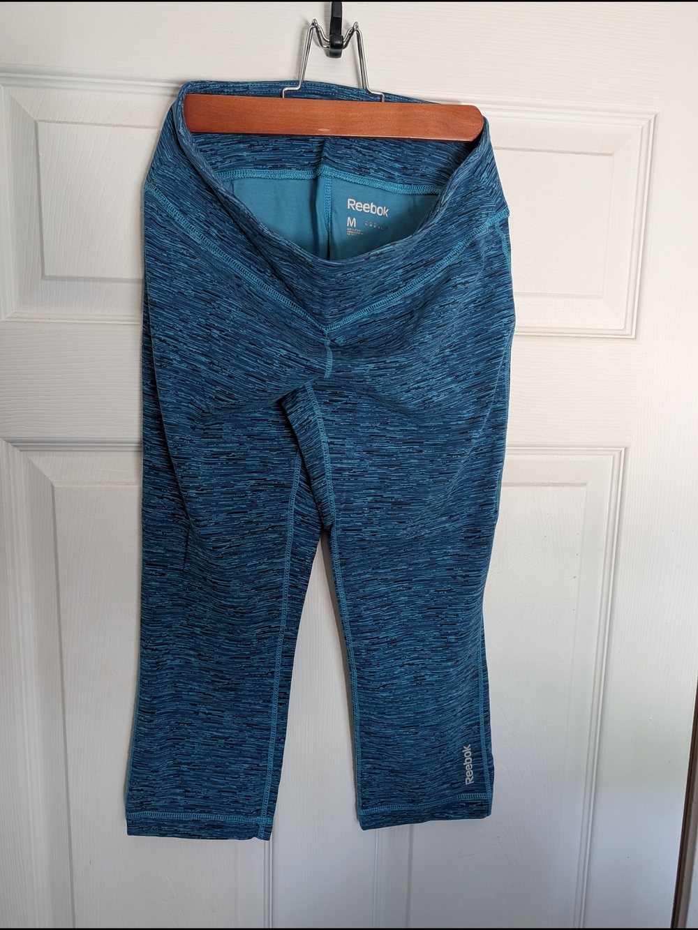 Reebok Women's Teal Blue Heathered Cropped Leggings